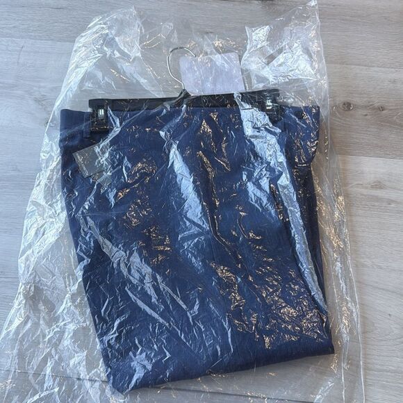 Michael Kors
Modern Fit Suit Separates Pants size 32 x 32 blue NWT in packaging - Picture 2 of 5